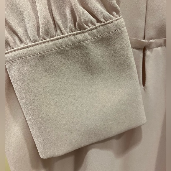 Ann Taylor keyhole blouse - Picture 4 of 5